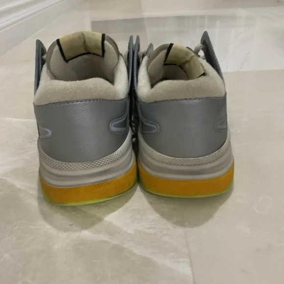GUCCI Ultrapace Sneakers Size 8